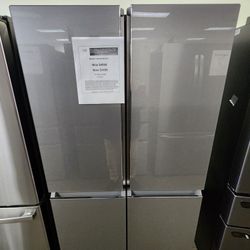 Cafe 36 in. W 28.3 cu. ft. Smart Quad-Door Bottom
Freezer Refrigerator in Platinum Glass with
Dual-Dispense AutoFill Pitcher