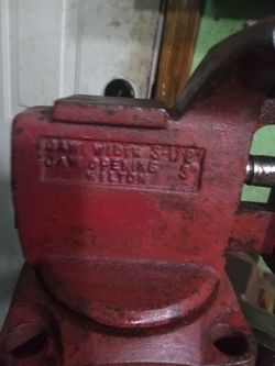 Wilton 3 1/2" swivel bench vise