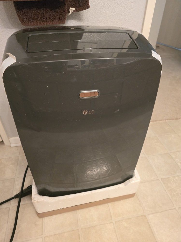 LG Portable Air Conditioner 