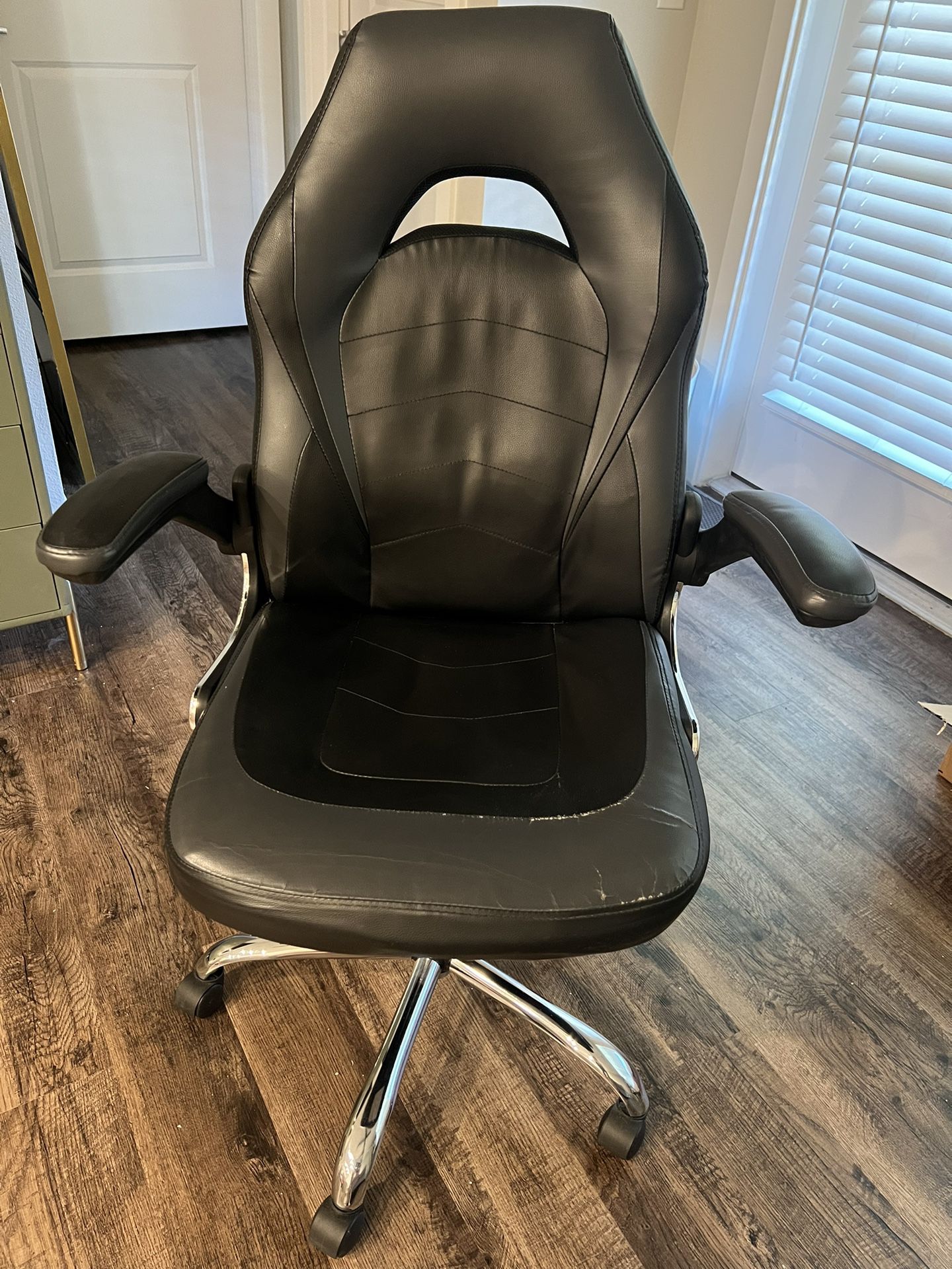 Gaming / Office Chair - Adjustable