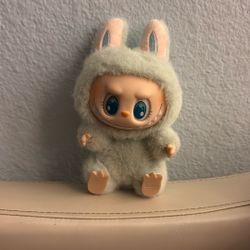 LABUBU have a seat 