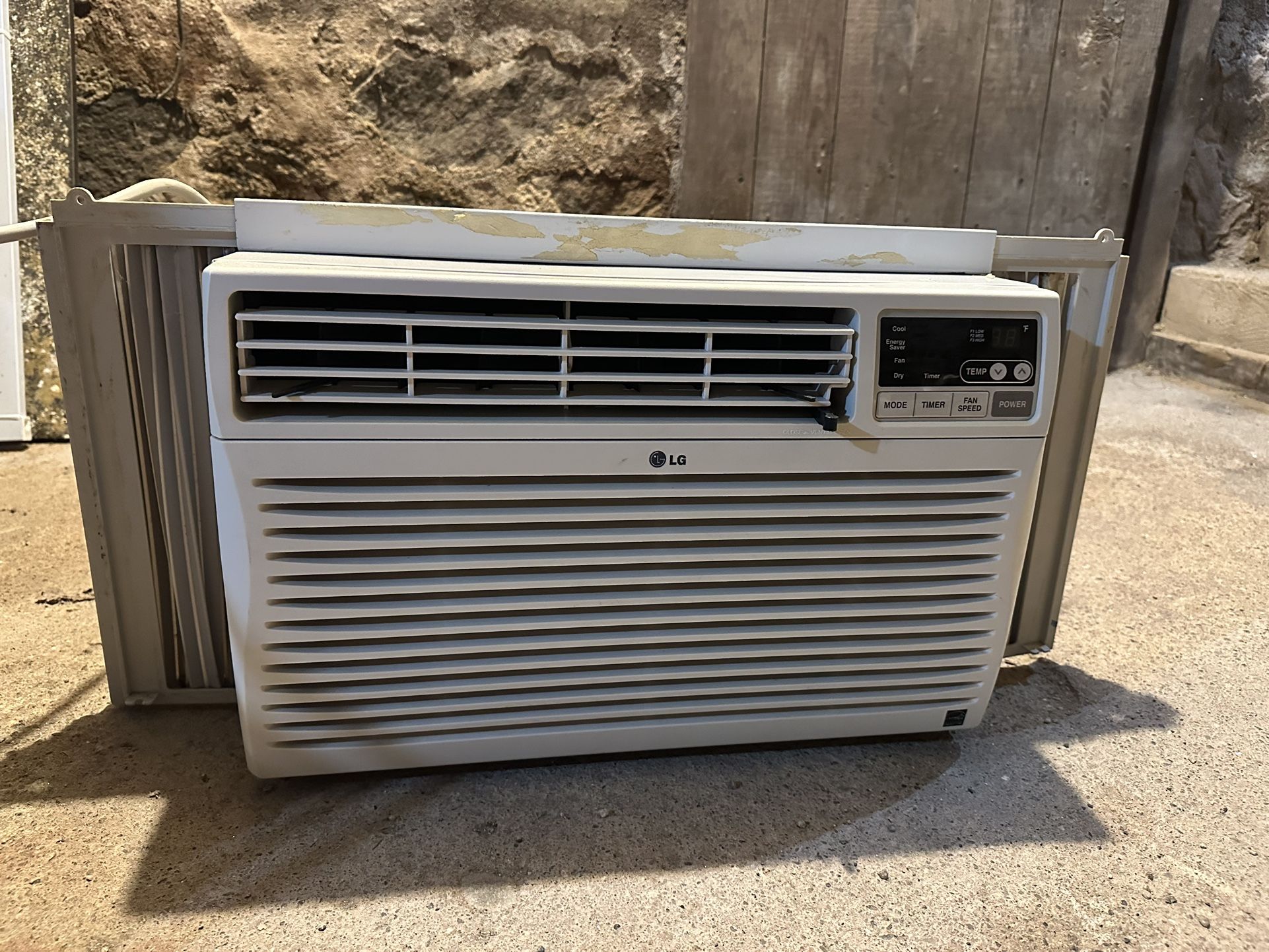 8000 BTU Air Conditioner