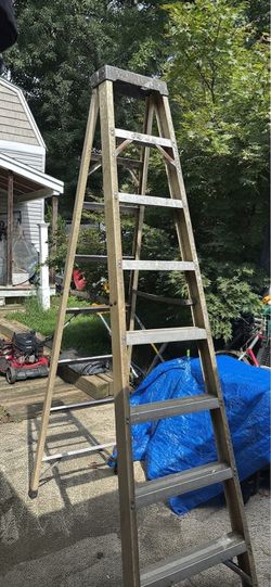Heavy-Duty 8ft Aluminum Step Ladder