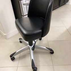 Leather Chair / Very Soft