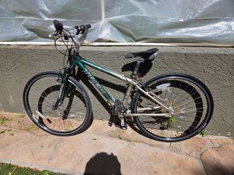 Trek 7300 multitrack 15" Aluminum frame.