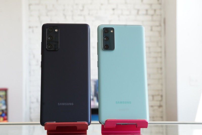 Samsung Galaxy S20 FE 5G (128 GB) Unlocked Each With Warranty