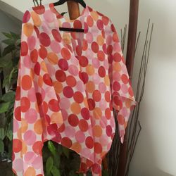 Woman Small/Medium New Fashiom Pink/Red Shawl