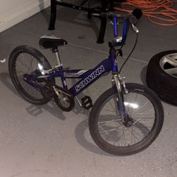 SCHWINN BIKE 