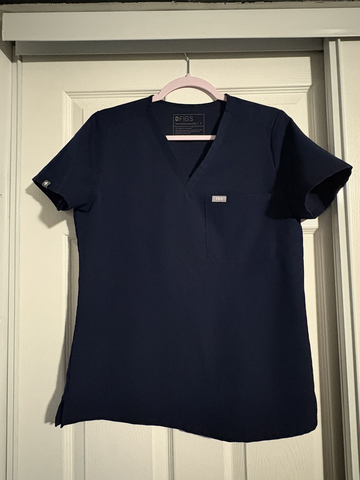 Figs Scrub Top