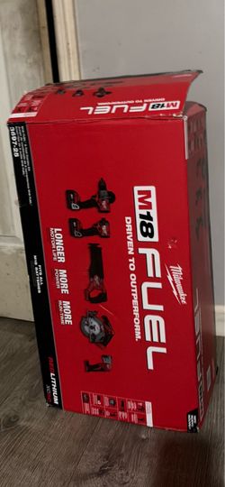 Milwaukee tool set brand new  worth $900