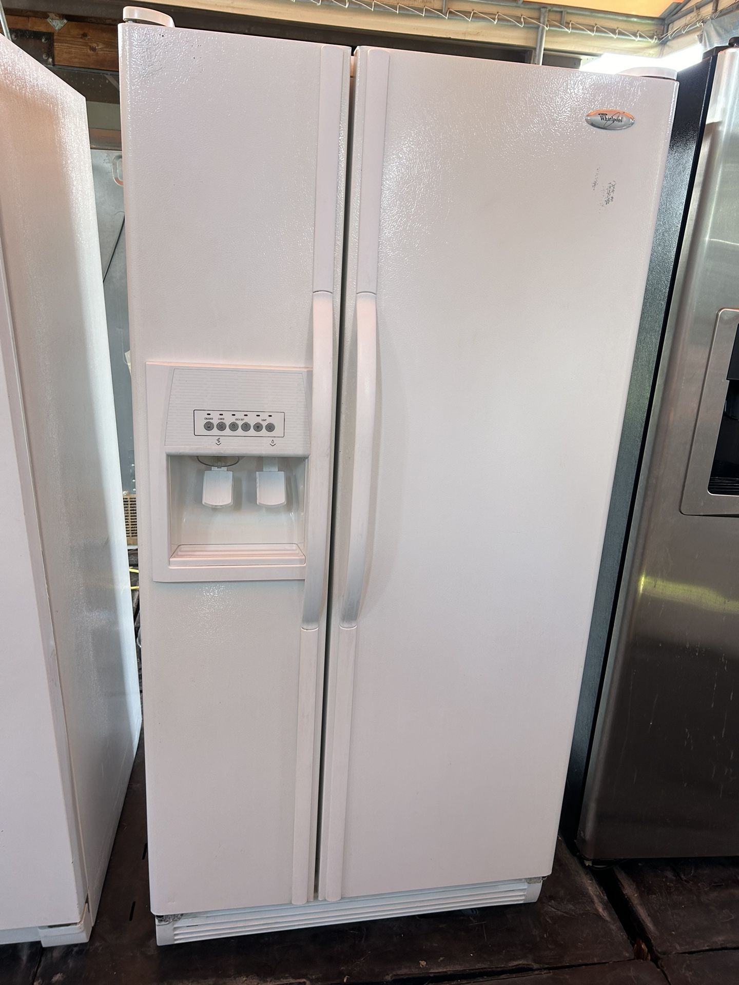 Side By Side Refrigerator 33” / 4 Months Warranty 
