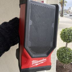 Milwaukee Jobsite Speaker
