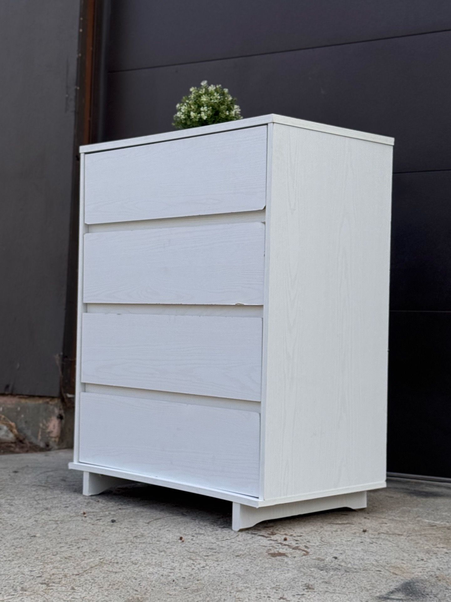 Mid Century Modern Contemporary White 4 Drawer Dresser Chest