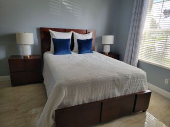 Queen Bed Set