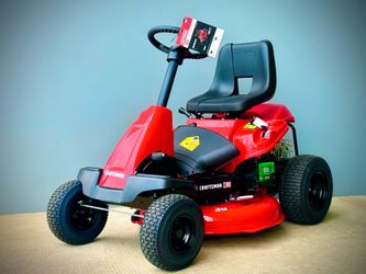 Brand new Craftsman R110 30-in 10.5 -HP Single cylinder Gas Lawn tractor