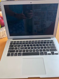 Apple MacBook Air Laptop