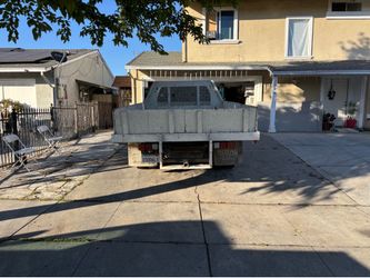 Chevy flat bed 2003