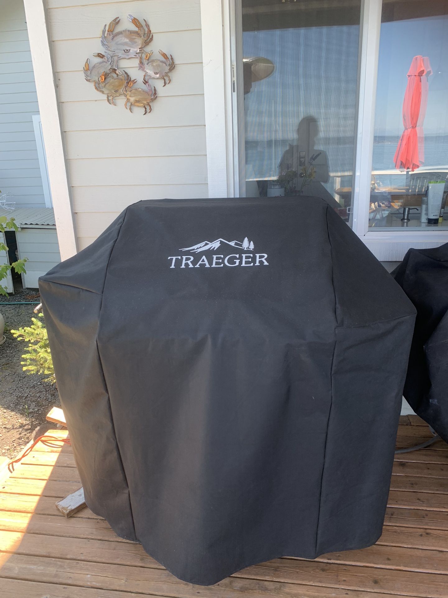Traeger Grill Silverton TFS62PLD With 4 Bags Pellets/ Cover for Sale