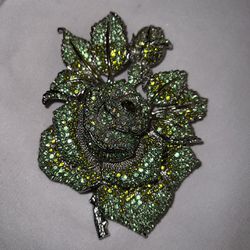 New 5” green crystal large 2 pin gorgeous brooch retails >$100 