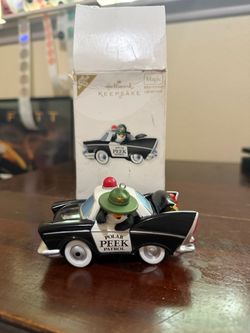 Hallmark Ornament Polar Peekbuster 2011 Motion-Activated Police Car Penguin Cop