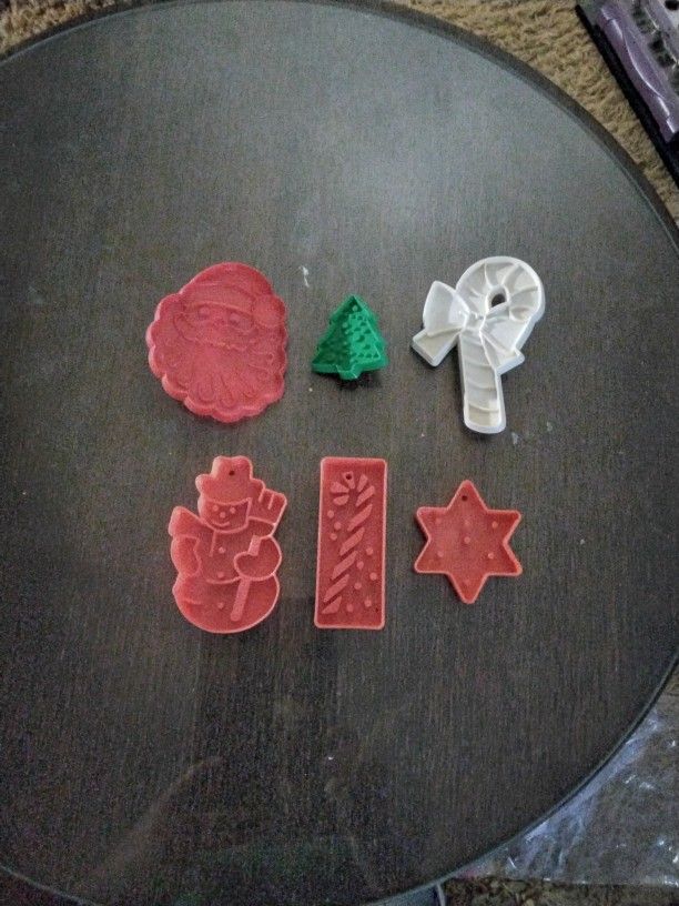 6 Vintage Plastic Christmas Cookie Cutters