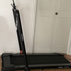 Treadmill With Remote 
