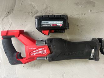 Milwaukee fuel m18 sawzall reciprocating saw and 6 amp hour battery