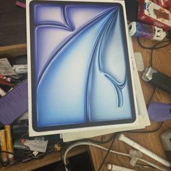 2026 13" IPAD AIR 256 Gb Brand New 