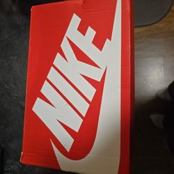 Nike Size 7Y Tennis Shoes 