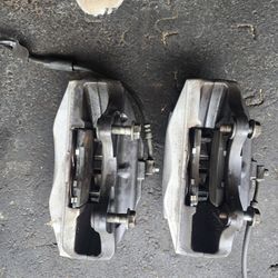 2013 to 2019 Cadillac XTS AWD set of calipers original GM part