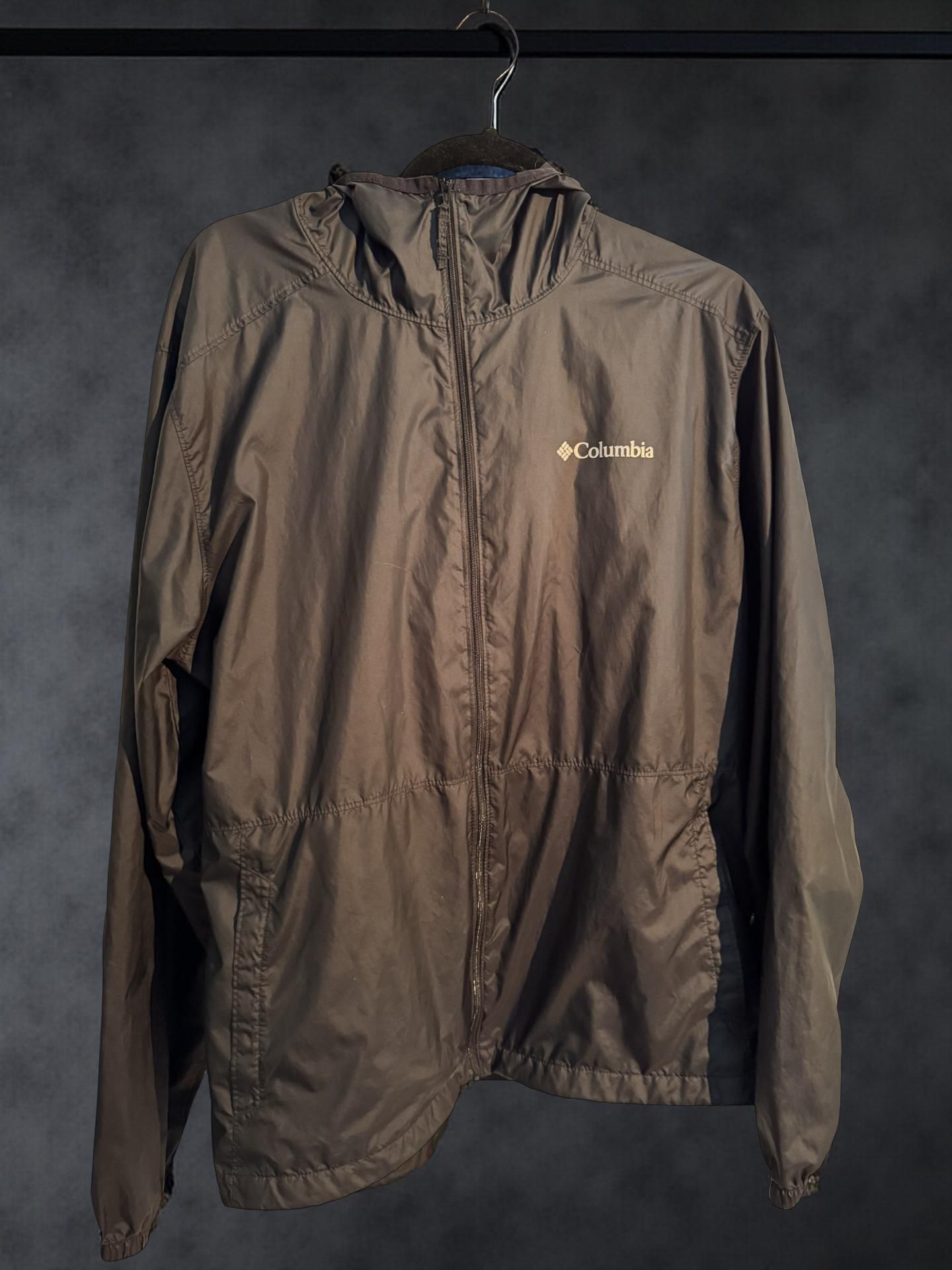 Columbia Men’s Windbreaker – Lightweight & Weatherproof