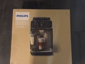 Philips - 5500 Fully Automatic Espresso Machine with LatteGo Milk Frother, Grey Chrome SEALED