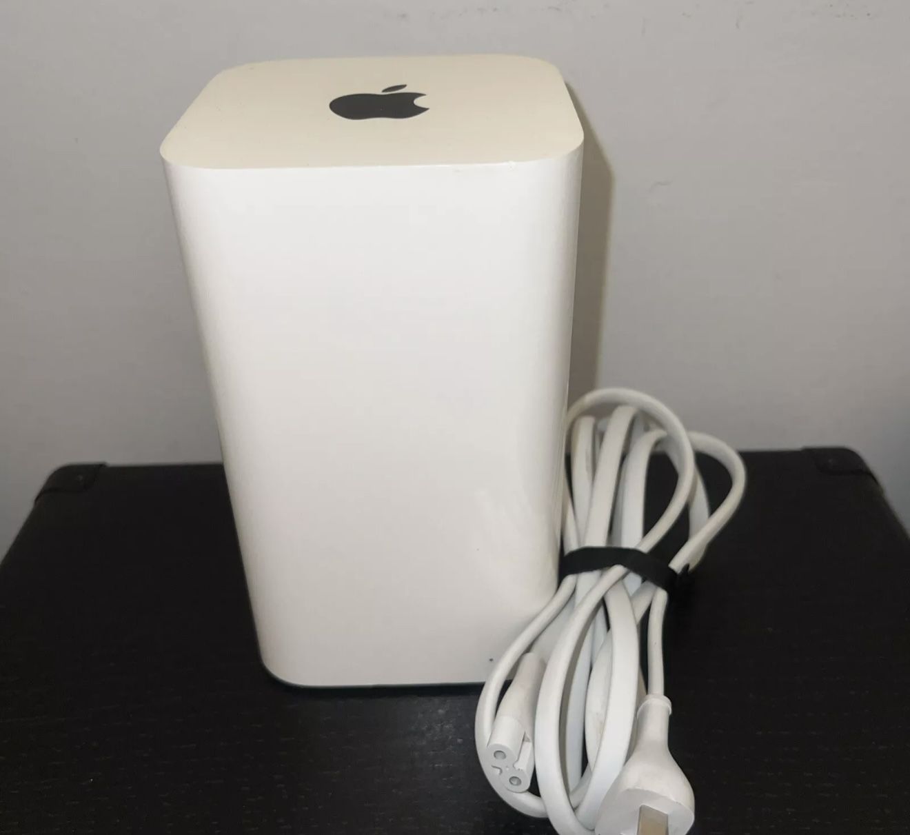 Apple AirPort Extreme Base Station Wireless Router 6th Generation A1521