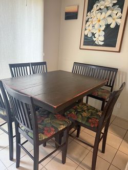 Dining room set with butterfly extension