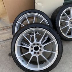 Universal Rims & Tires