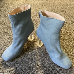 Women Boots Size 7