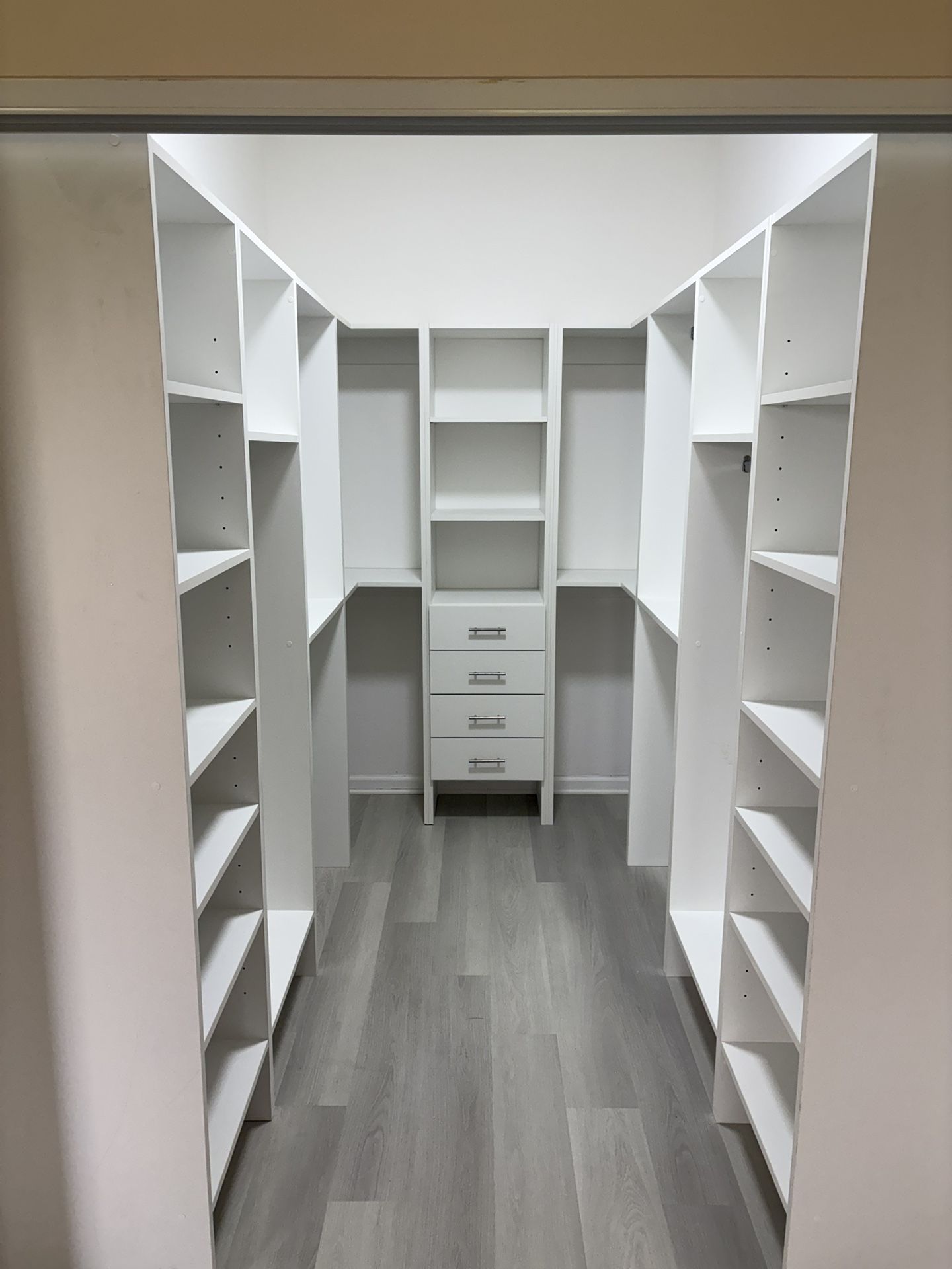 Custom Closet (Closet A Medida)