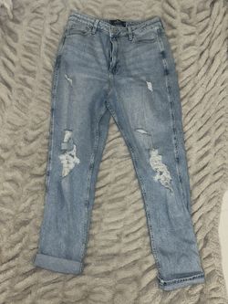 Hollister Ultra High-Rise Ripped Light Wash Mom Jeans