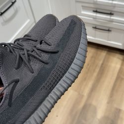 Men’s Yezzy’s Size M(13)