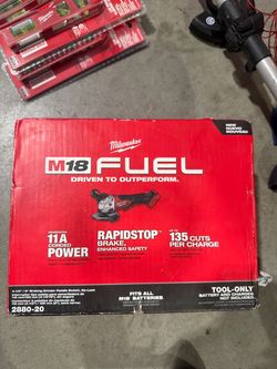 Milwuakee fuel m18 4 1/2in grinder (tool only)