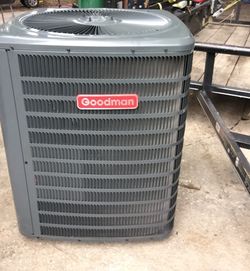1 year old 2.5 Ton Goodman straight air condenser
