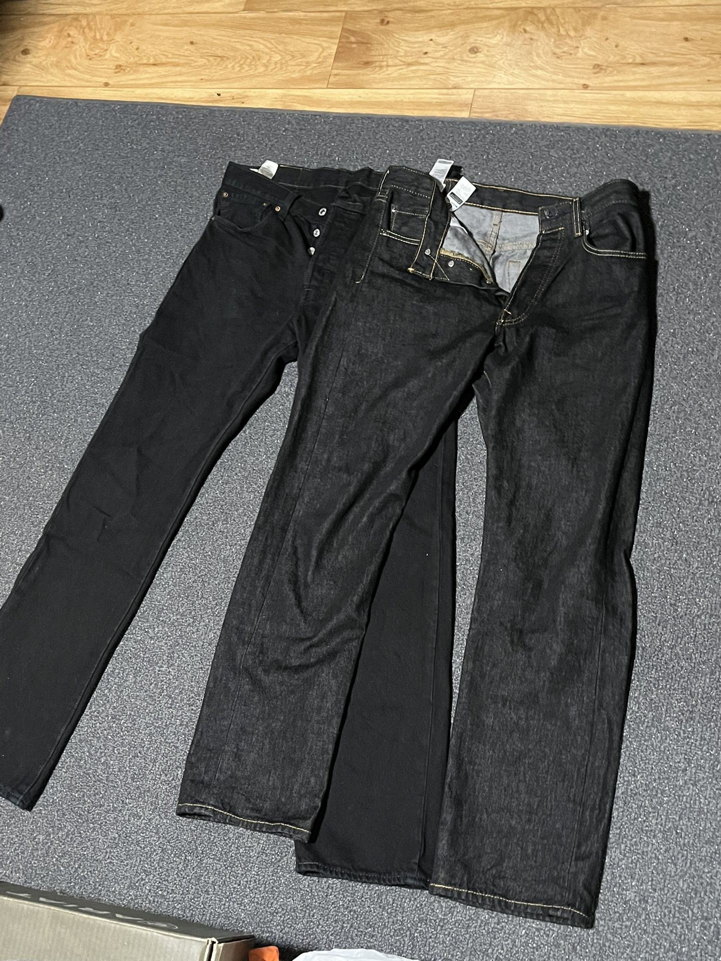 2 Pairs Of Levi 501 Size 32w 34L