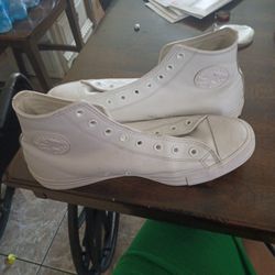 Chuck Taylor  Leather 