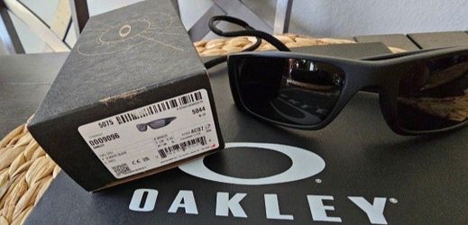 Oakley Fuel Cell Matte Balck