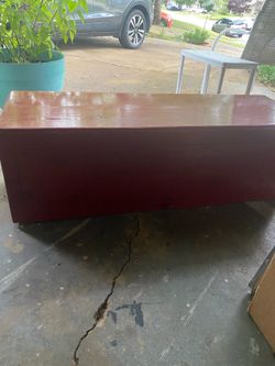 Heavy pine chest