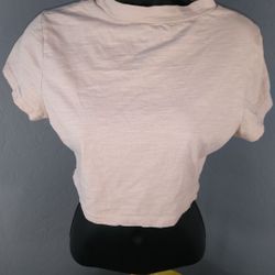 Pink medium junior crop top
95% cotton and 5% spandex


