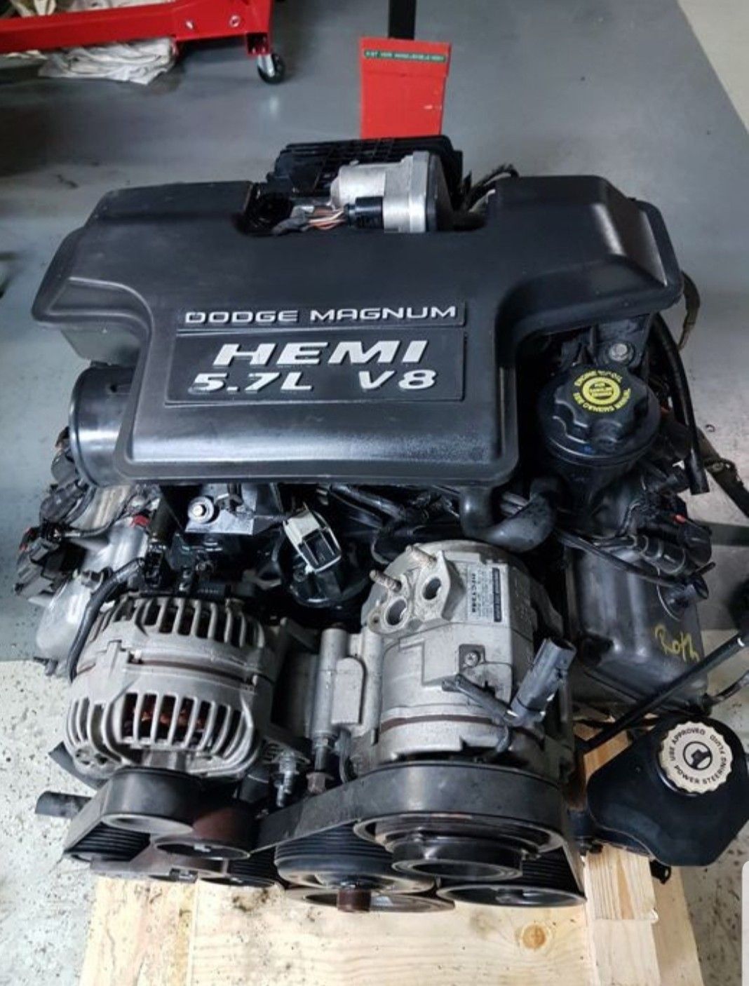 Dodge ram engine 2006 5.7 Hemi for Sale in Opalocka, FL OfferUp