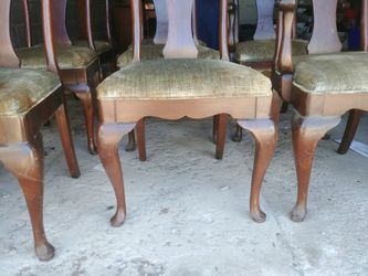Kittinger Mahogany Dining Table with 8 Chairs — Vintage 1960s, Extends to 132″