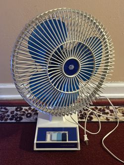 Vintage Lakewood Oscillating Fan: Model 1200, 12", 3 Speed, Blue Blade (Tested)