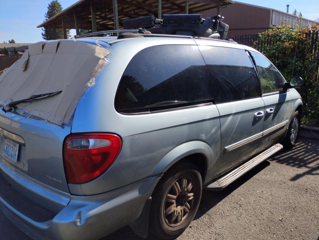 2005 Chrysler Town & Country